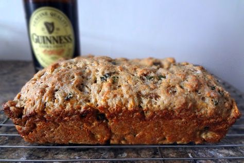 The Cooking Actress: Cheddar, Asiago, and Scallion Beer Bread Cheddar Beer Bread, Beer Bread Recipe, Lime Desserts, Homemade Breads, Bread Starter, Best Sweets, Beer Bread, Bread Appetizers, Recipe Board