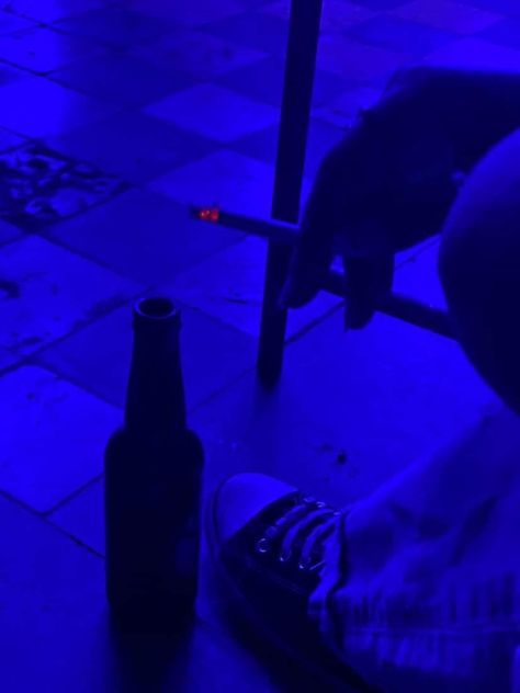 cigarettes/aesthetic/lights/beer/converse/night Beer Aesthetic Drinking, Hard Drinks, Aesthetic Lights, Black And White Picture Wall, Aesthetic Light, Black Ink Tattoos, Light Beer, Dangerous Woman, White Picture