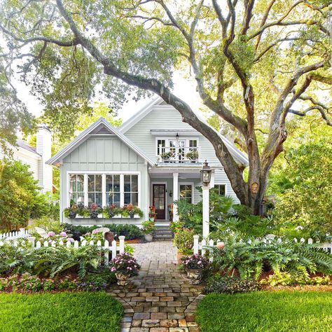 Georgia Homes, Cottage Exterior, St Simons Island, St Simons, Casa Exterior, Front Door Colors, Outdoor Living Spaces, Cute House, Door Color