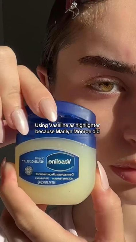 Vaseline Original, Vaseline Petroleum Jelly, Tea Health, Glow Skin, Skincare Organization, Skin Care Order, Skin Care Routine Steps, Skin Care Solutions, Slug