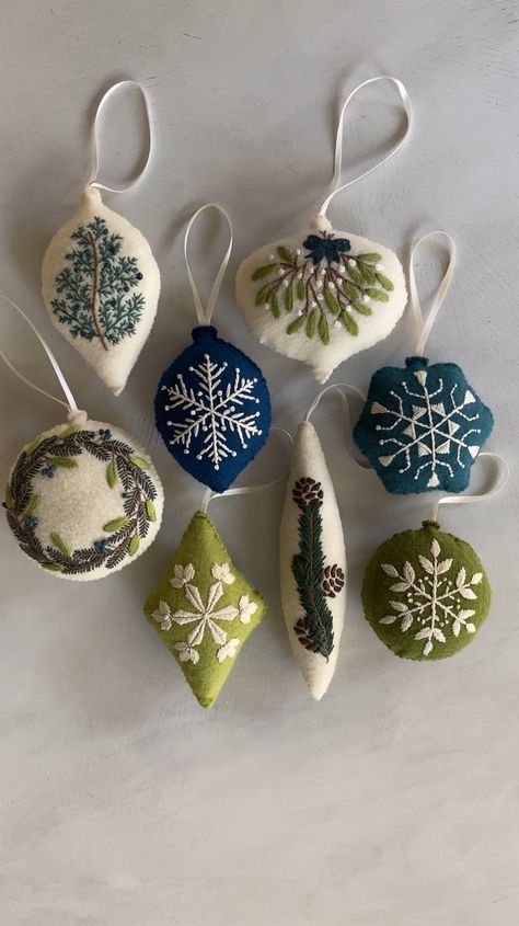 Instagram Heirloom Felt Ornaments, Embroidered Christmas Ornaments Patterns, Yule Embroidery, Embroidered Ornaments Diy, Felt Embroidery Ornaments, Botanical Ornaments, Heirloom Embroidery, Embroidery Christmas Ornaments, Embroidered Ornaments