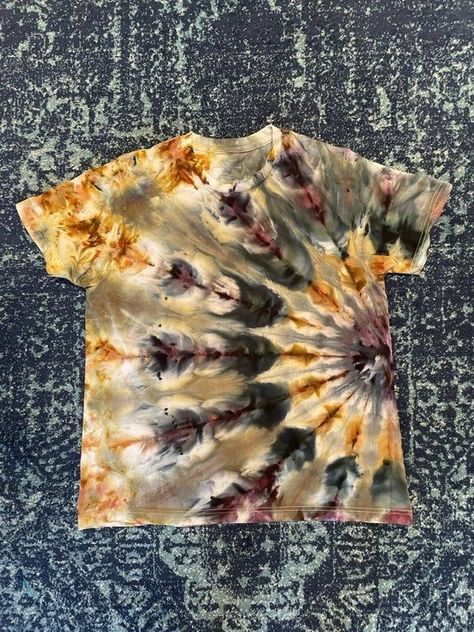 Nature Tie Dye, Tie Dye Earth Tones, Earth Tone Tie Dye, Earthy Tie Dye, Ty Dye, Tye Dye Patterns, Diy Tie Dye Techniques, Diy Tie Dye Designs, Tie Dye Patterns Diy