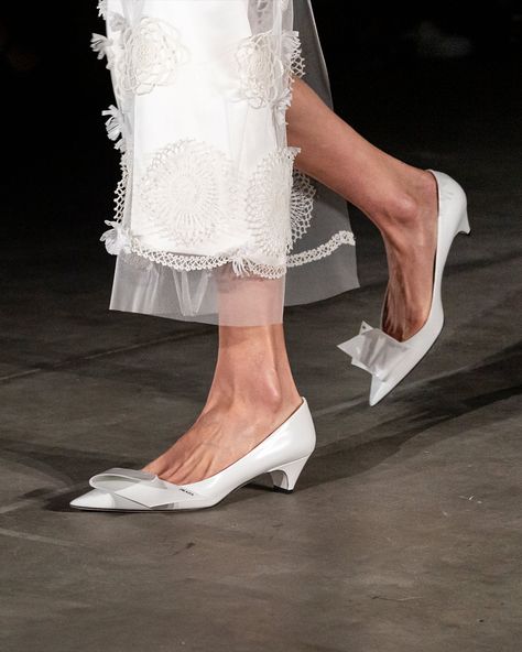 Prada Wedding, Heels Runway, White Kitten Heels, Prada 2023, White Kitten, Fashion Leaders, Shoe Shine, Shoe Inspo, Low Heel Shoes