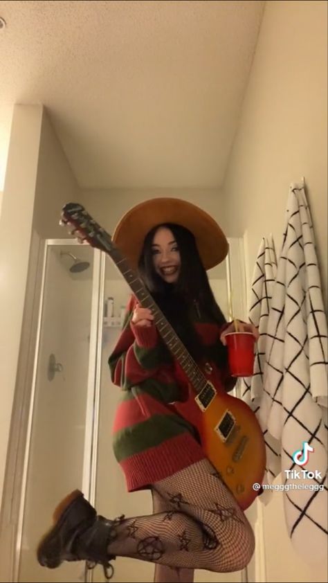 Marceline Costume, Marceline Outfits, Marceline Cosplay, Casual Halloween Costumes, Epic Halloween Costumes, Eve Costume, Easy Cosplay, E Girl Outfits, Pretty Halloween Costumes