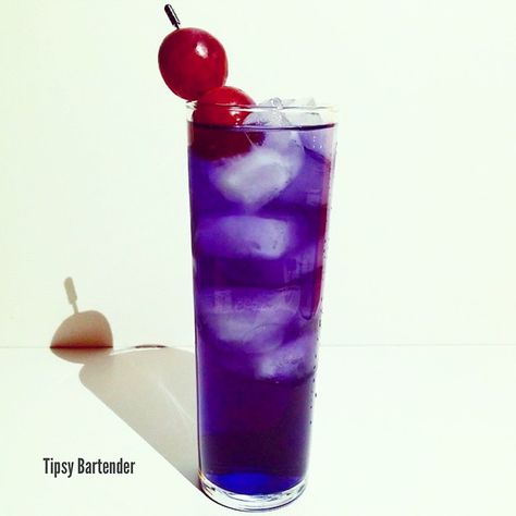 Tipsy Bartender SUPER BOWL XLIV: THE END ZONE Uv Grape Vodka Recipes, Tipsy Bartender Drinks, Grape Vodka, Bartender Drinks, Mix Drinks, Tipsy Bartender, Grape Soda, Boozy Drinks, Fancy Drinks