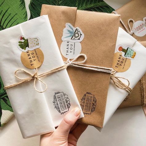 Etsy Packaging, Cute Envelopes, Packaging Ideas Business, Handmade Packaging, Pen Pal Letters, Craft Packaging, Diy Bricolage, Creative Gift Wrapping, Pen Pal