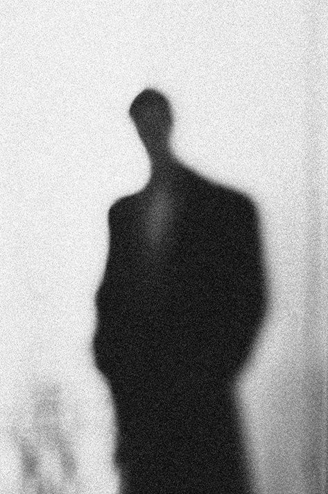 Kino Box, Foto Top, Arte Inspo, The Shadow, Dark Art, A Black, The Wall, Human Silhouette, Aesthetic Pictures