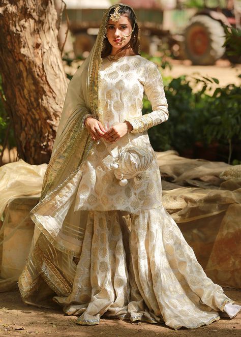 Zar - Saahiba – LAAM Brocade Gharara, Wedding Gharara, White Gharara, Handmade Latkans, Gharara Pants, 3 Piece Outfit, Pakistani Fancy Dresses, Diy Clothes Design, Dress Design Patterns