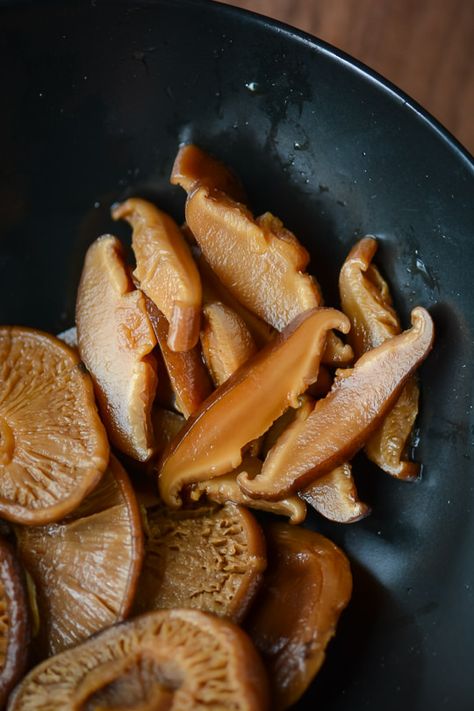 Soy Pickled Shitakes Mushroom Bowl, Shitake Mushrooms, Mushroom Rice, Shitake Mushroom, Favorite Salad, Noodle Bowl, Vegan Appetizers, Shiitake Mushroom, Noodle Bowls