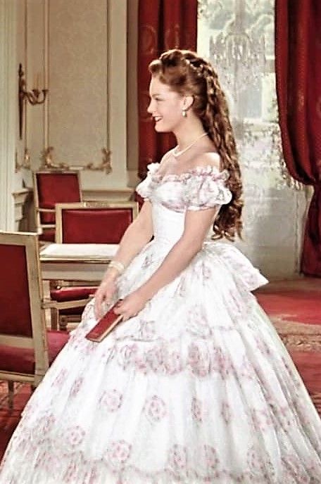 Southern Belle Costume, Period Romance, Victorian Ball Gowns, Southern Belle Dress, Victorian Fashion Dresses, Victorian Gown, Belle Costume, Chaka Khan, Victorian Costume