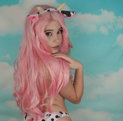 Belle Delphine Hot, Belle Delphine Aesthetic, Belle Delphine Pfp, Bella Delphine, Bell Delphine, Bell Delphine Aesthetic, Belle Delphine Outfits, Tight Pink Dress, Belle Delphine