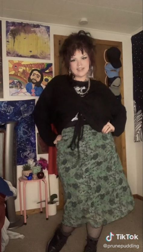 Mystic Pizza Outfits, Witchcore Outfit Plus Size, Indie Sleaze Fall Outfits, Plus Whimsigoth, Fairycore Plus Size Outfit, Goth Cottagecore Fashion Plus Size, Plus Size Whimsy Goth, Whimsigoth Skirt Outfit, Witchy Fashion Plus Size