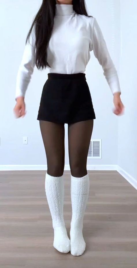 Black Shorts And Tights, Tights With Shorts, Uni Fashion, Legs Outfit, Dark Academia Outfit, Stockings Outfit, Preppy Look, Next Fashion, Fashion Hacks Clothes