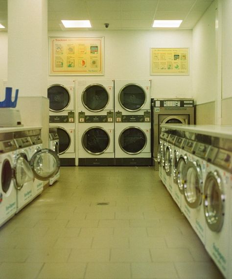 Coin Laundromat, Laundry Shoot, Saint Victor, Film Shot, Coin Laundry, City Cartoon, Space Photography, Scene Design, Laundry Service