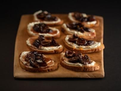 Fig and Goat Cheese Bruschettas Recipe | Ina Garten | Food Network Fig And Goat Cheese, Fig Preserves, Fig Jam Recipe, Barefoot Contessa Recipes, Easy Brunch Recipes, Bruschetta Recipe, Fig Recipes, Barefoot Contessa, Crepe Recipes