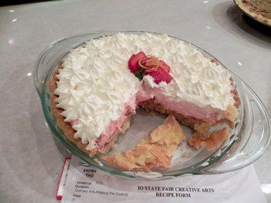 2011 Ohio State Fair Award-Winning Pie: Strawberry Lemonade Pie Award Winning Desserts State Fair, Prize Winning Pies, Prize Winning Pie Recipes, Pie Contest Winning Pies, Award Winning Pie Recipes, Strawberry Lemonade Pie, Ohio Recipes, Award Winning Pies, Caramel Pecan Pie