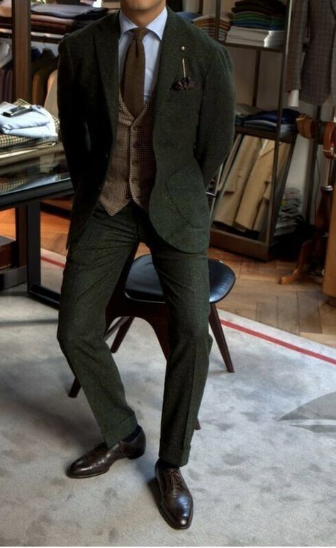 Fall Wedding Suits, Vintage Wedding Suits, Green Tweed Suit, Wedding Suit Groom, Green Suit Men, Mens Tweed Suit, Brown Tweed Suit, Beach Wedding Suits, Green Wedding Suit