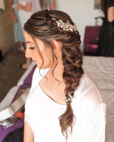 41 Exotic Side Braids Hairstyles for Women (2020 Trends) Wedding Hairstyles For Long Hair Side Braid, Side Braided Hairstyles For Wedding, Side Braids For Long Hair Wedding, Mangtikka Hairstyles, Side Braid Hairstyles For Wedding, Side Braid Hairstyles Indian, One Side Hairstyle Woman, One Side Braid Hairstyle, Front Side Hairstyles