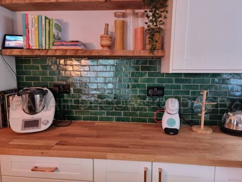 Green And Cream Bathroom, Kitchen Green Tiles, Green Kitchen Backsplash, Bejmat Tiles, Green Tile Backsplash, Tile Moroccan, Green Backsplash, Moroccan Zellige, Terracotta Tile