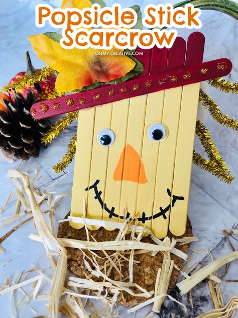 Very few things sum up fall like a scarecrow! This little popsicle stick scarecrow fall craft is a cute craft or activity that you can do by yourself, with your friends, or with your kids! Popsicle Stick Scarecrow, Popsicle Stick Crafts For Adults, Stick Projects, Sticks Crafts, September Crafts, Scarecrow Crafts, Acorn Crafts, Hallowen Ideas, Fun Fall Crafts