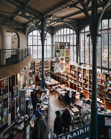 Shop – Halle Saint Pierre | The Shopkeepers Halle Saint Pierre, Paris Store, Art Brut, Naive Art, Montmartre, Halle, Bookstore, Focus On, Pop Culture