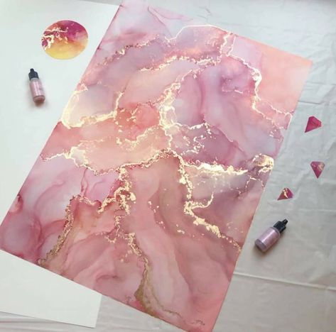 Bild Gold, Art Deco Interior Design, Christmas Paintings On Canvas, Glasgow School Of Art, Alcohol Ink Crafts, Painting Art Lesson, Acrylic Pouring Art, Pouring Painting, Fluid Painting