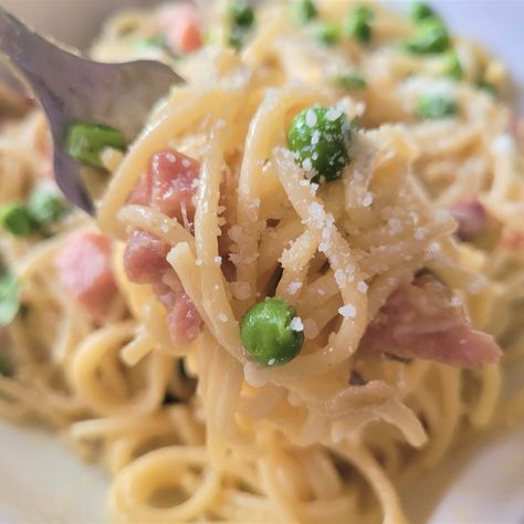 Pasta Carbonara with Leftover Ham Ham Carbonara, Recipes With Pasta, Chicken Dumpling Soup, Ham Pasta, Leftover Ham Recipes, Pasta Carbonara, Carbonara Pasta, Leftover Ham, Ham Recipes