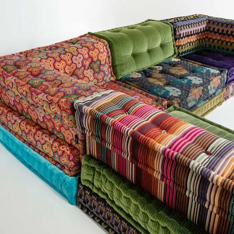 roche bobois couch Cozy Eclectic Home, Mah Jong Sofa, Cozy Eclectic, Corner Ideas, Mah Jong, Boho Furniture, Roche Bobois, Couch Fabric, Future Apartment Decor