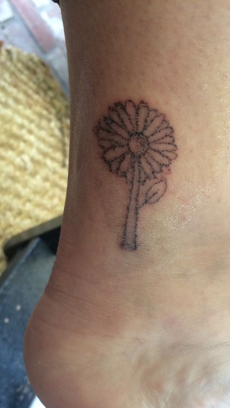 Sunflower stick n poke on my ankle Stick N Poke, Stick N Poke Tattoo, Ankle Jewelry, Poke Tattoo, Jewelry Tattoo, Stick And Poke, Teen Bedroom Decor, Piercing Tattoo, Teen Bedroom