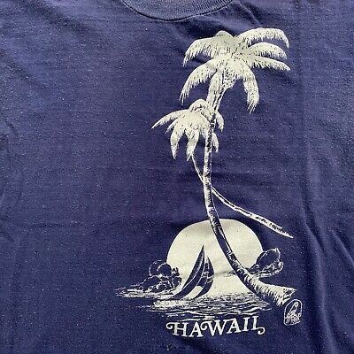 VINTAGE 70S POLY TEES HAWAII SOUVENIR T-SHIRT SZ S SURFER SURFING CALIFORNIA 80s - $64.95 | PicClick 80s Graphic Tees Vintage, Vintage Surf Tee, Location Graphic, 80s Retro Fashion, Hawaii Logo, Sailing Logo, Surf Tee Shirt, Surfing California, Sailboat Racing