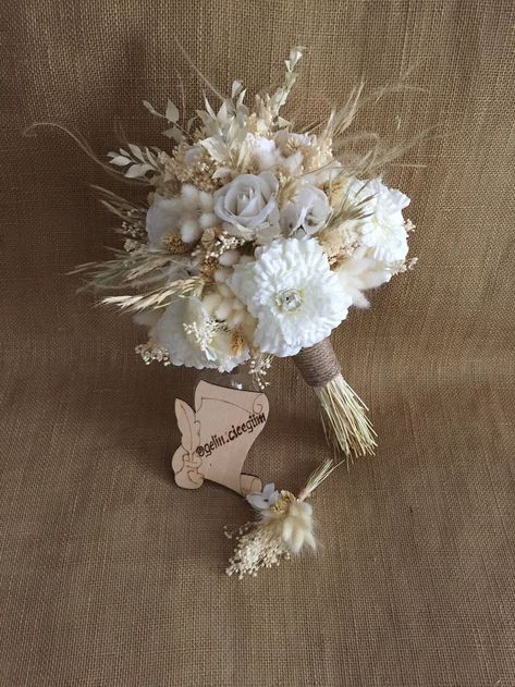 Gold Wedding Flowers Bouquet, Dry Bridal Bouquet, Dried Flowers Bridal Bouquet, Dried Flowers Bouquet Wedding, Bride Bucket Flowers, Bridal Flowers Bouquet Simple, Dry Flower Bouquet Wedding Brides, Bridal Flowers Bouquet White, Engagement Flowers Bouquet