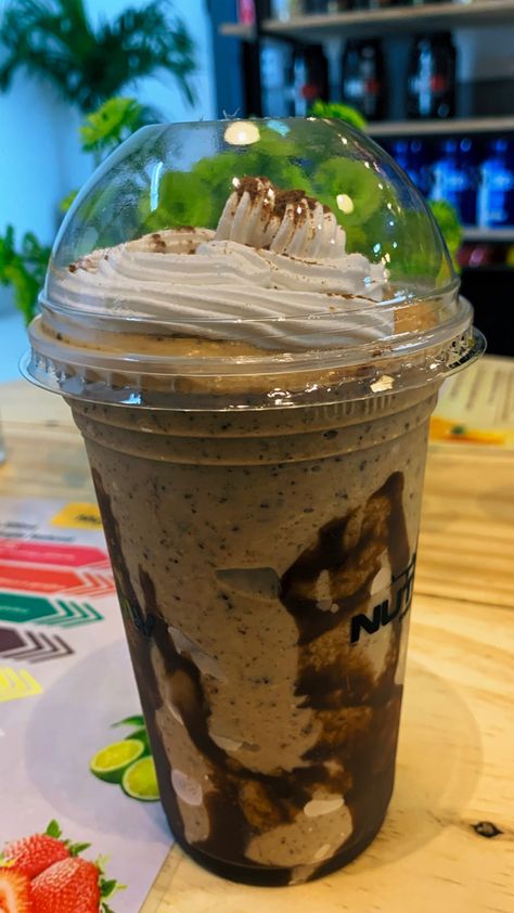 Milk Shake Aesthetic, Shake Aesthetic, Ice Cream With Coffee, Filipino Desserts, Summer Recipe, Food Therapy, Milk Shake, Sweet Drinks, Drink Menu