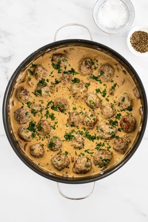 Meatball stroganoff with creamy mushroom sauce. #meatballs #stroganoff Creamy Mushroom Meatballs, Meatballs With Mushroom Sauce, Beef Stroganoff With Meatballs, Stroganoff With Meatballs, Meatball Stroganoff Recipe Easy, Meatballs Stroganoff, Stroganoff Meatballs, Vleis Geregte, Beef Meatballs Recipe