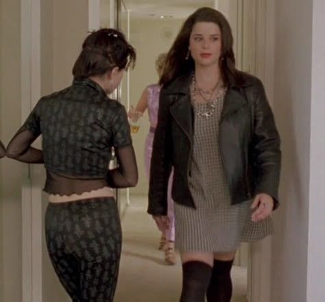 Bonnie Harper Outfits, The Craft Outfits Bonnie, The Craft Movie Fashion, Outfits From The Craft, Neve Campbell 90s Style, Sarah Bailey The Craft Outfits, The Craft Fashion Outfits, The Craft 1996 Fashion, Rochelle The Craft Outfits