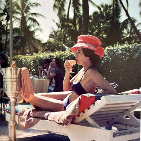 Already toasting the beginning of Summer! . . . #styleinspiration #summerentertainingishere #designinspiration #casparistyle #summerchic #caspari #cheers Real Estate Photography Pricing, Slim Aarons Photography, Slim Aarons Poolside, London Real Estate, Perfect Pic, Cheryl Tiegs, A Place In The Sun, Professional Photography Studio, Real Estate Photographer