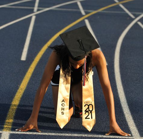 Track Graduation Pictures High Schools, Long Jump Senior Pictures, Wrestling Graduation Pictures, Senior Picture Cross Country, Track And Field Graduation Pictures, Graduation Pictures Sports, Senior Picture Ideas Track And Field, Xc Senior Pictures, Track Graduation Pictures