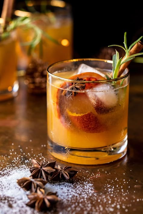 Fall Whiskey Cocktails, Bourbon Old Fashioned, Spiced Honey, Honey Bourbon, Bourbon Drinks, Boozy Drinks, Bourbon Cocktails, Fall Cocktails, Cocktail Drinks Recipes