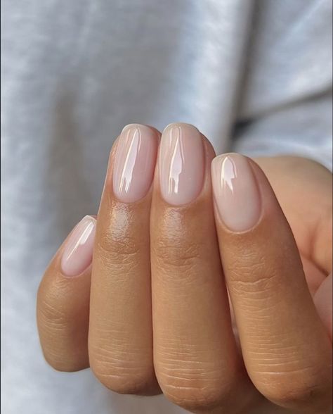 Short Natural Nail Ideas, Short Natural Nail Designs, Natural Nail Ideas, Kevin Aucoin, Clear Nail Designs, Natural Nail Shapes, Short Natural Nails, Neutral Nail Color, Chic Manicure