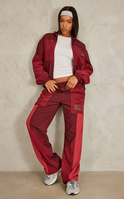 Add some of this seasons must-have hues into your off-duty wardrobe with these cherry red fleece contrast panel straight leg sweatpants. These sweatpants are brought to you in an cherry red fleece material with a contrasting panel and a straight leg fit, what's not to love These sweatpants are sure to be your new got-to doll. Complete the look by styling these with the matching Sweatshirt, box-fresh kicks and accessories for a fresh new vibe.   Length approx 80cm/31.5 (Based on a sample size S) Colorful Activewear, Plus Size Corset Dress, Plus Size Corset Tops, Straight Leg Joggers, Two Piece Dress Casual, Straight Leg Sweatpants, Trendy Christmas Outfits, Two Piece Set Pants, Working Out Outfits