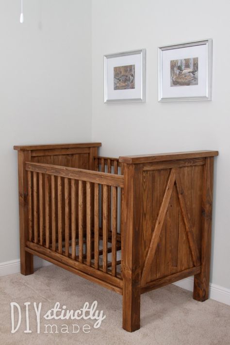 DIY Crib Outdoors Themed Nursery, Rustic Crib, Farmhouse Cribs, Baby Crib Diy, Wood Crib, Hunting Baby, Baby Nursery Diy, Diy Muebles Ideas, Diy Crib