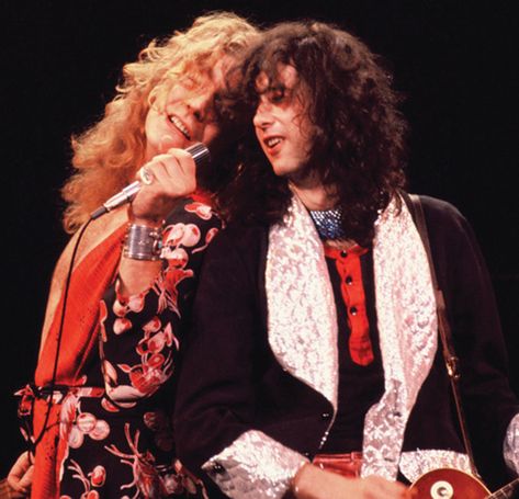 Chicago Stadium, Quilting Hacks, Iconic Couples, Led Zeppelin Iii, 70s Theme, Alison Krauss, Robert Plant Led Zeppelin, John Paul Jones, Led Zep