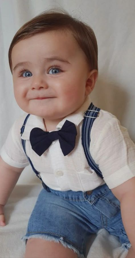 Corporate Ladder, Baby Boy Dress, Baby Boy Photos, Small Boy, Making Faces, Boy Pictures