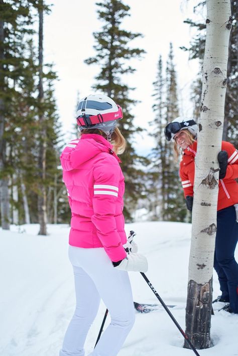 Puffer style quilted jacket with a shorter length offering petite riders a flattering look! Synthetic down will keep you warm on the mountain while 10K waterproofing will keep you dry. Preppy Ski Jacket, Girls Ski Trip, Womens Ski Outfits, Ski Pics, Ski Apparel, Girls Ski, Ski Pictures, Outdoor Outfits, Ski Aesthetic