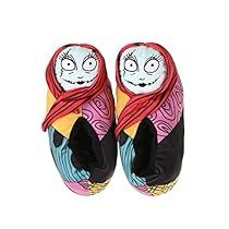 Sally Christmas, Tim Burton Nightmare Before Christmas, Scary Gift, Nightmare Before Christmas Sally, Christmas Slippers, Scary Mask, Classic Slippers, Cute Stuff, Disney Shoes