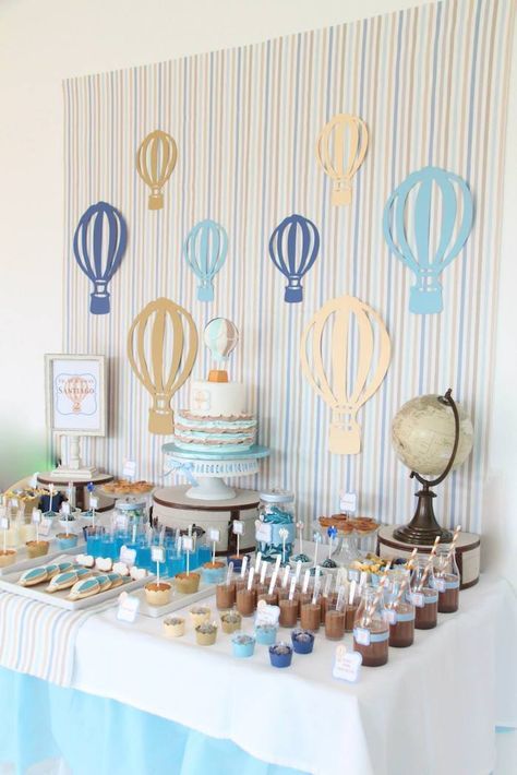 Hot Air Balloon themed birthday party with So Many Cute Ideas via Kara's Party Ideas Hot Air Ballon Party, Vintage Baby Shower Boy, Hot Air Balloon Cake, Second Birthday Party, Hot Air Balloon Party, Baby Shower Vintage, Cake And Cupcakes, Vintage Hot Air Balloon, Balloon Birthday