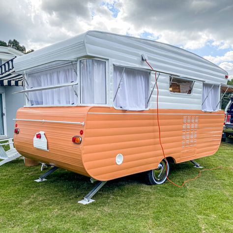 Project Jennay — Retro Caravan Renovations Retro Caravan Exterior, Retro Caravan Renovation, Vintage Caravan Renovation, Retro Caravan Interiors, Small Caravan Interior, Caravan Interior Ideas, Micro Caravan, Paint Moodboard, Caravan Exterior