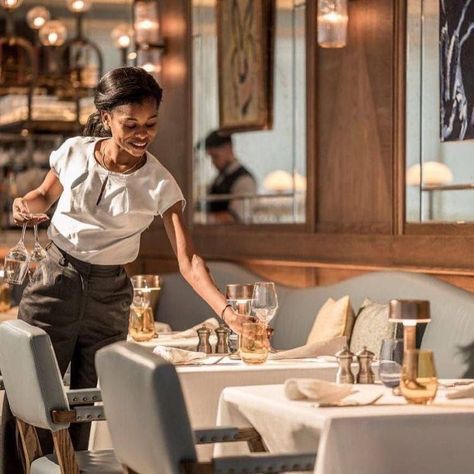 Hotel Staff Photography, Waitress Photography, Restaurant Photography People, Urban Boutique, Restaurant Social Media, Boutique Inspiration, Food Photoshoot, Corporate Portrait, Restaurant Photography