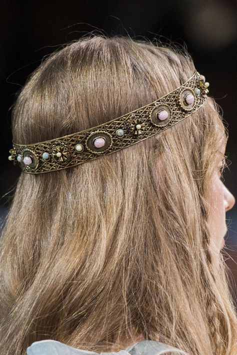 Daena Targaryen, Elie Saab Couture, Hbo Game Of Thrones, Medieval Fantasy, Crown Princess, Fantasy Fashion, Elie Saab, Blonde Hair, Hair Wrap