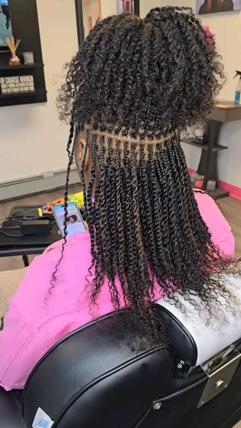 micro twists on natural hair Micro Locs With Extensions, Micro Locs Vs Sister Locs, Twists On Natural Hair, Micro Braids Styles, Short Hair Twist Styles, Micro Braids Hairstyles, Twists Hairstyles, Micro Twists, Short Box Braids Hairstyles