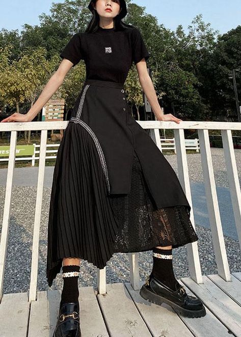 Asymmetrical Skirt Outfit, Unique Skirts Design, Ropa Shabby Chic, Lace Skirts, Skirt Inspiration, Unique Skirts, Fairytale Fashion, Rock Outfit, Asymmetrical Skirt